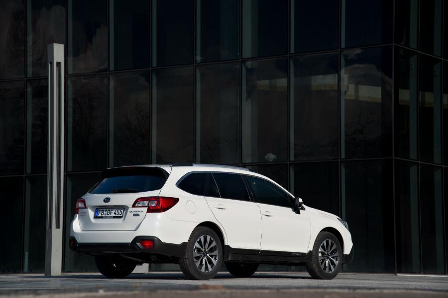 Subaru Outback 2.0D 2015 года  (фото 7 из 30)